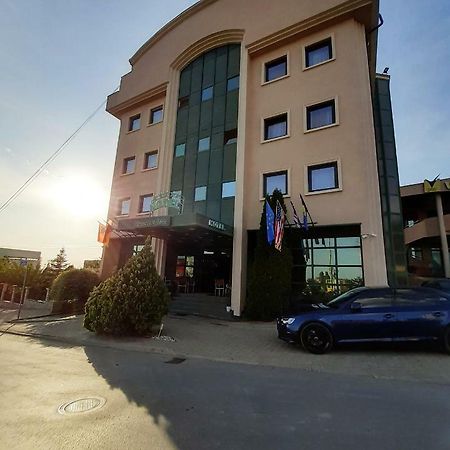 Hotel Princi i Arberit Pristina Esterno foto