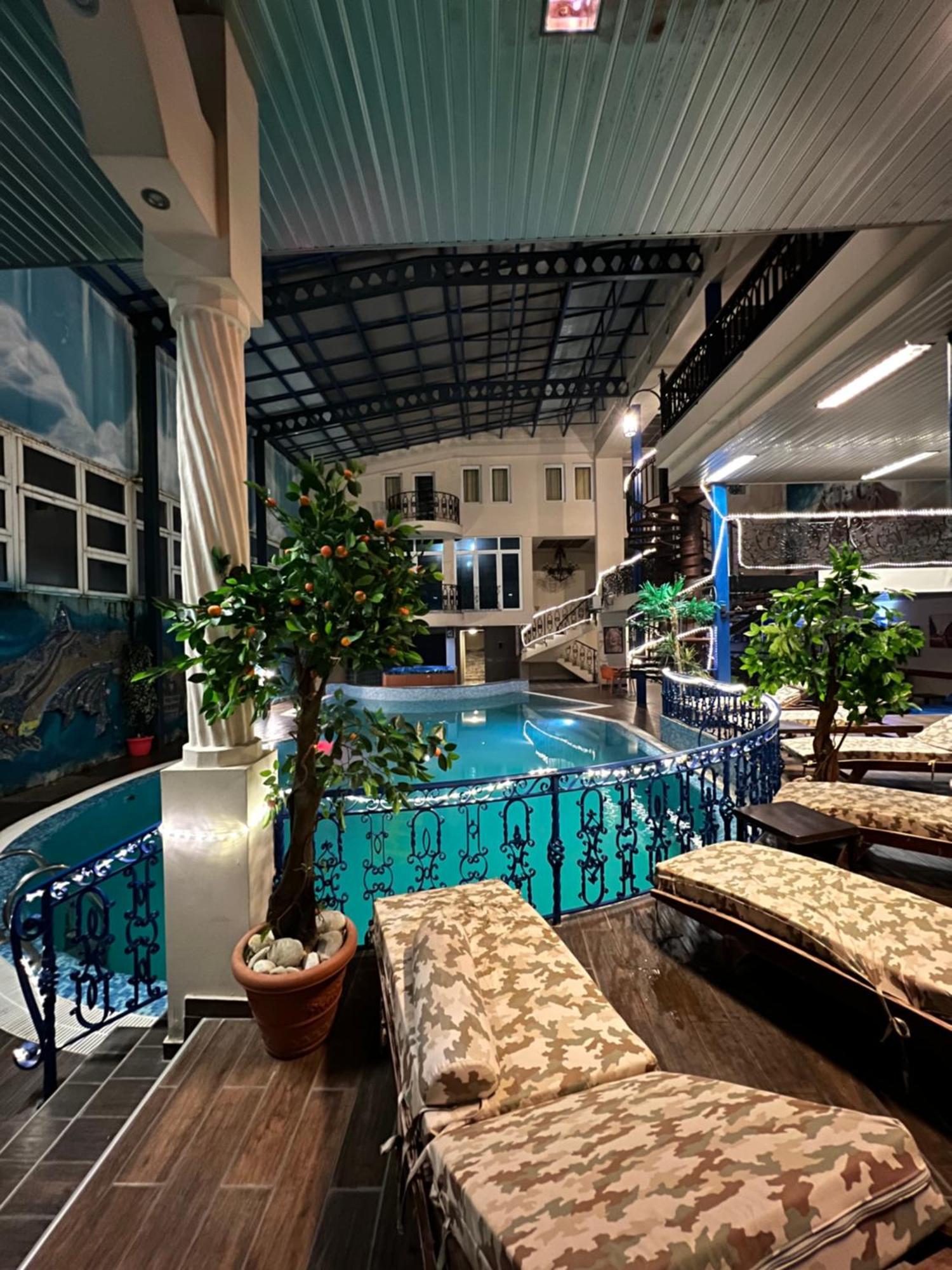 Hotel Princi i Arberit Pristina Esterno foto